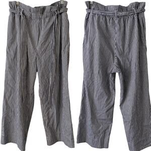 H&M Striped Paperbag Pants Cropped Nautical Navy White Size 8 Coastal Belted